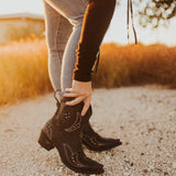 Cossette Bootie *distressed jet black*